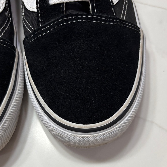 Vans Black and White Old Skool Low-Top Sneakers - Picture 5 of 13